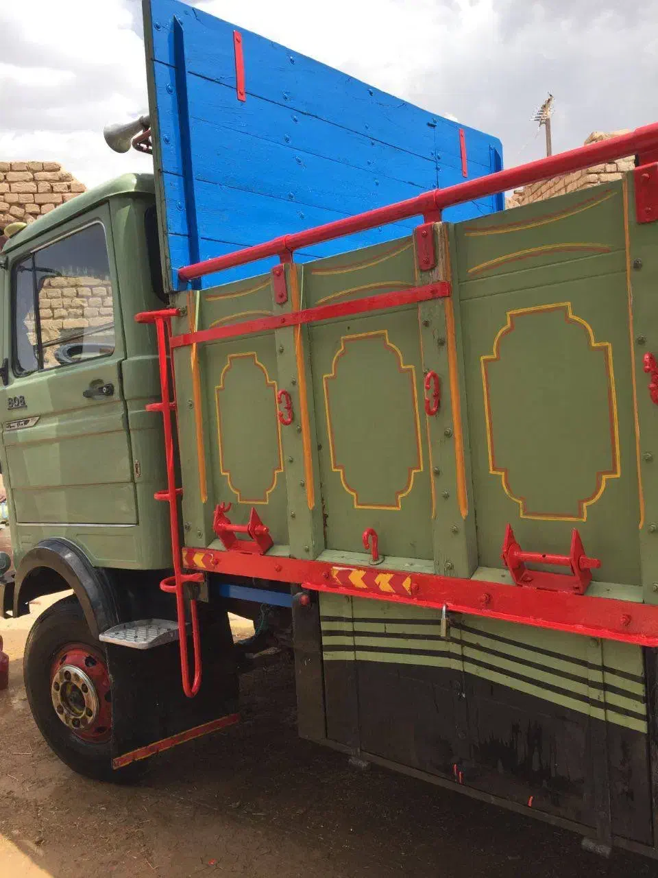 خاور ۸۰۸مدل ۶۲|خودرو سنگین|اردستان, |دیوار