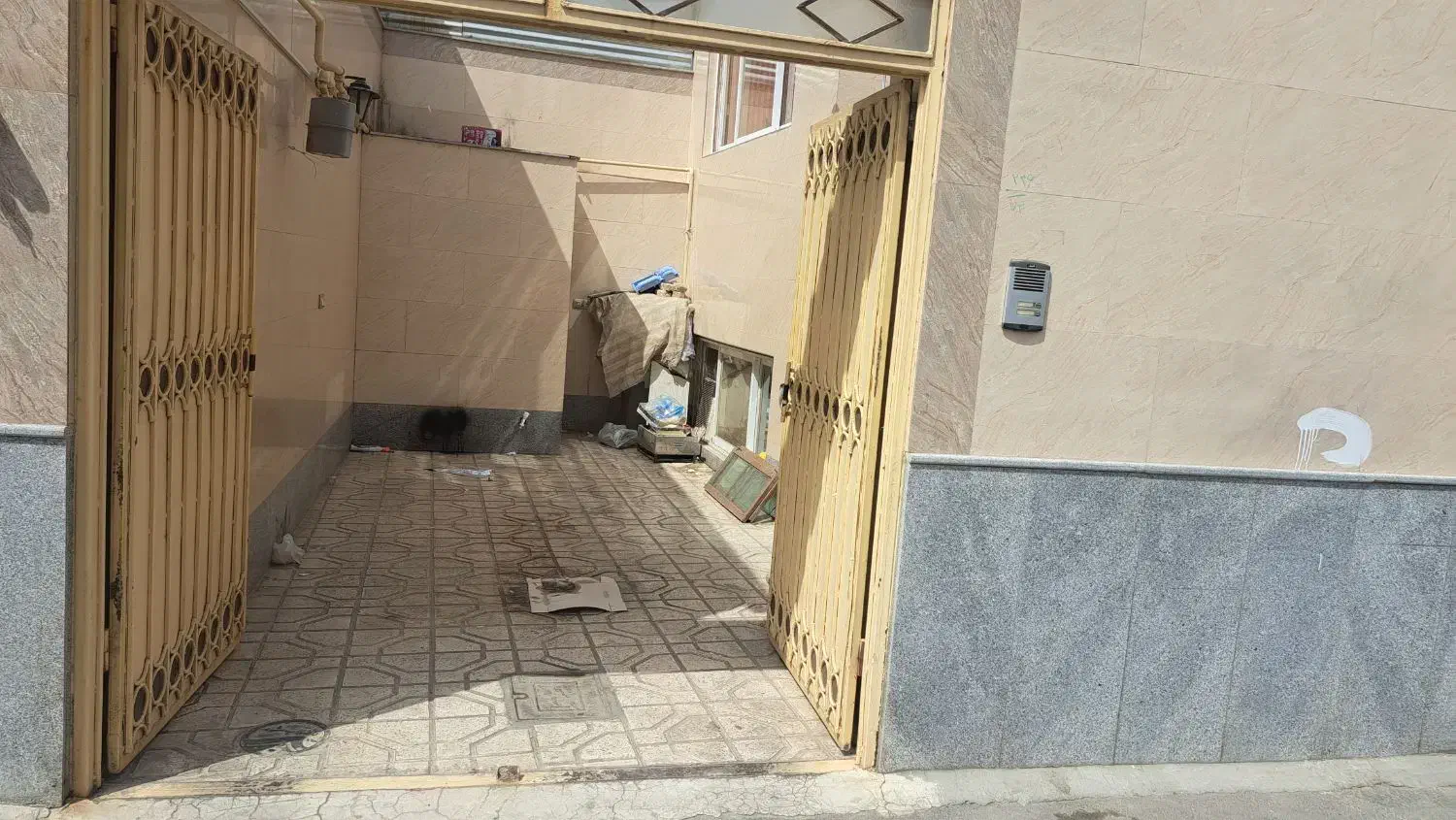 شرایطی استثنایی|فروش خانه و ویلا|مشهد, کارگران|دیوار