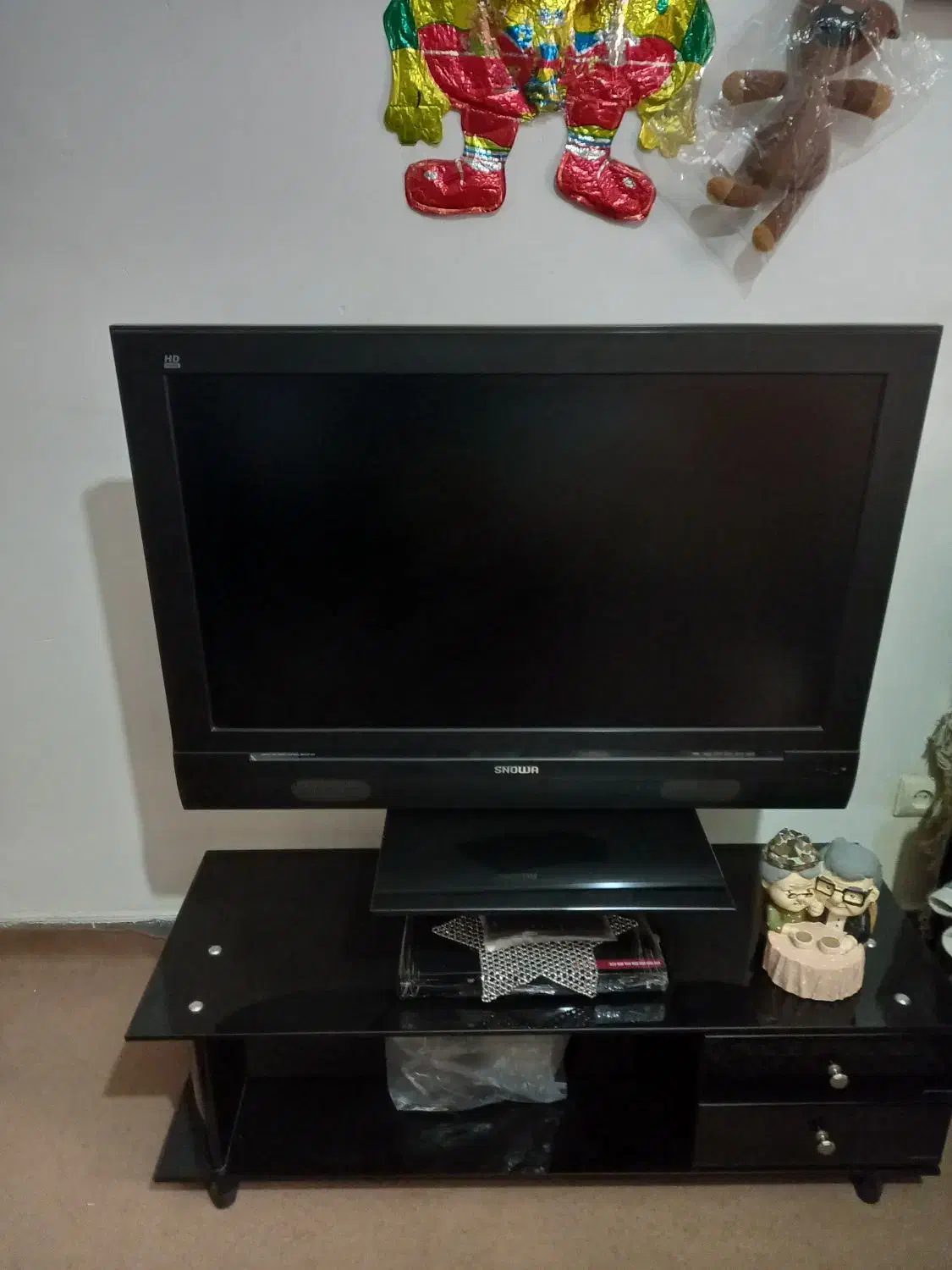 تلویزیون|تلویزیون و پروژکتور|اندیشه, اندیشه فاز ۳|دیوار