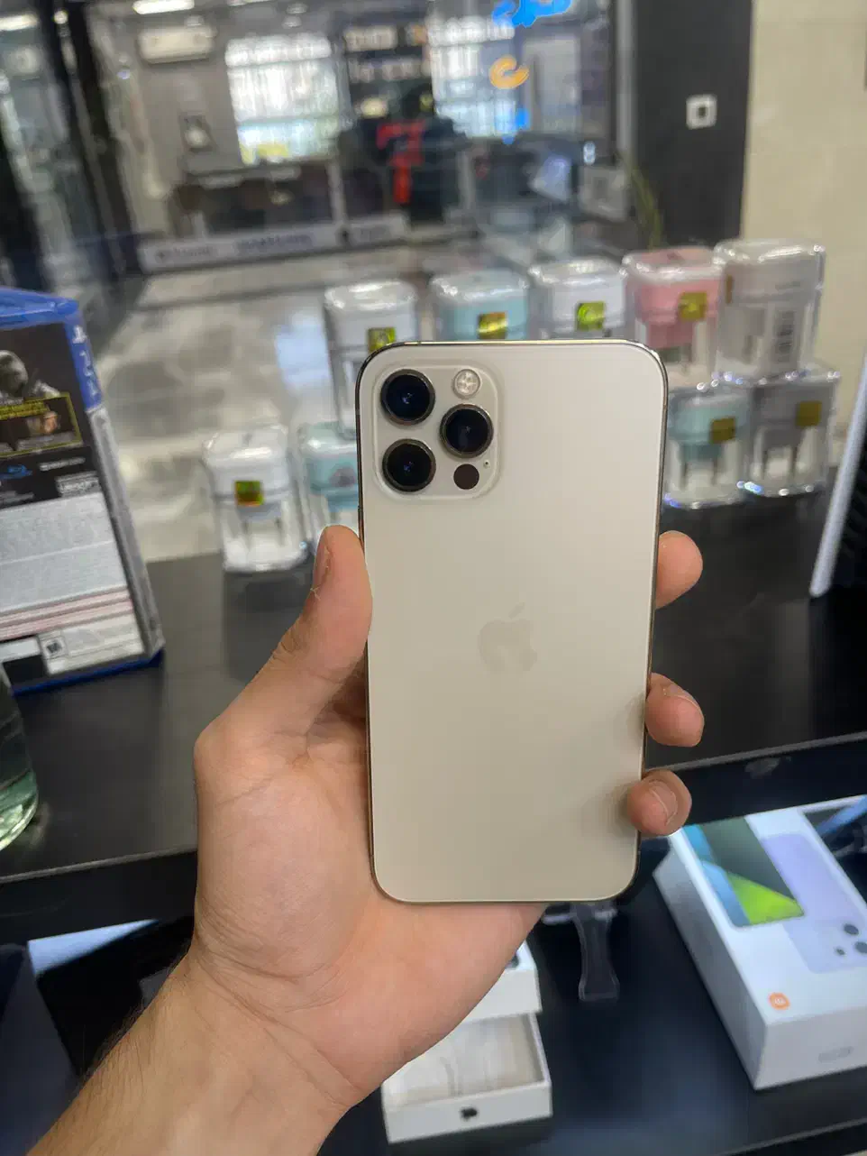 گوشی اپل iphone 12 pro با حافظه ۲۵۶ گیگ|موبایل|کرج, مهرویلا جنوبی|دیوار