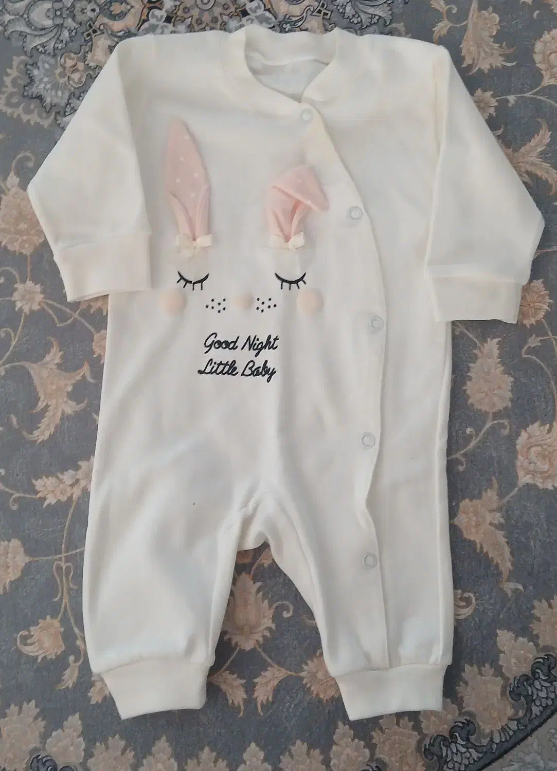 پادری و تعدادی لباس|پادری|اراک, |دیوار