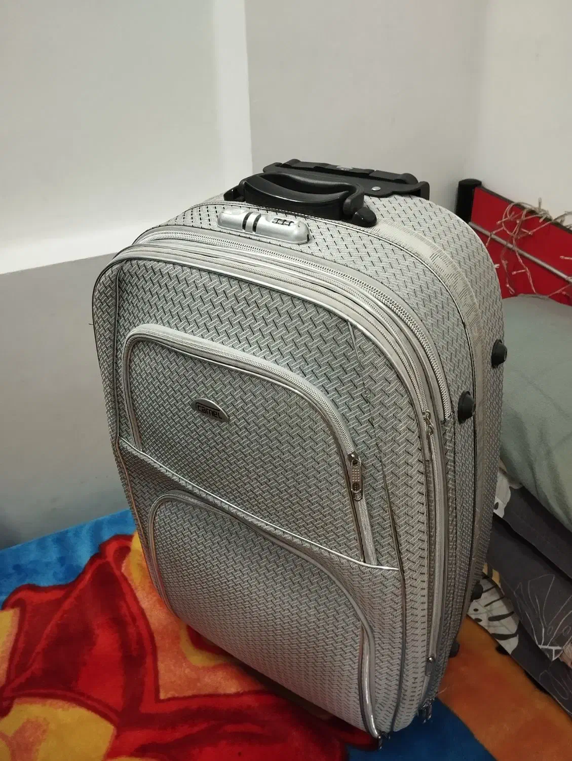 چمدان|کیف، کفش، کمربند|دورود, |دیوار