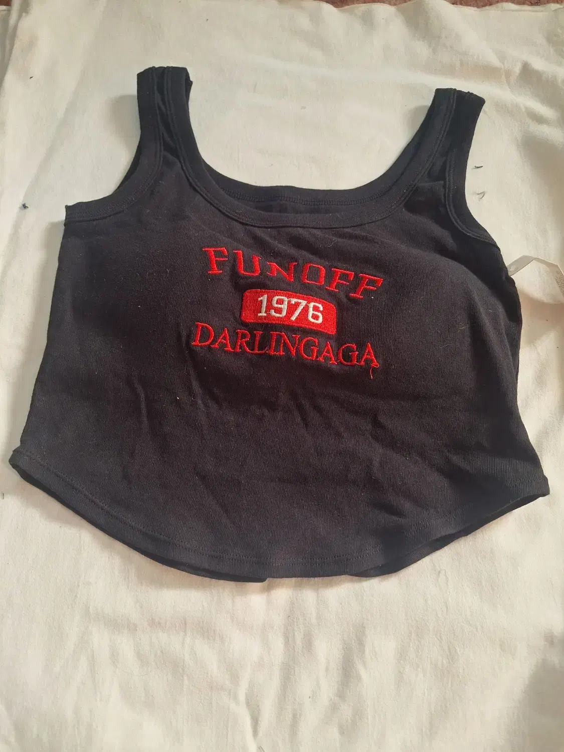 نیم تنه|لباس|کرج, حصار|دیوار