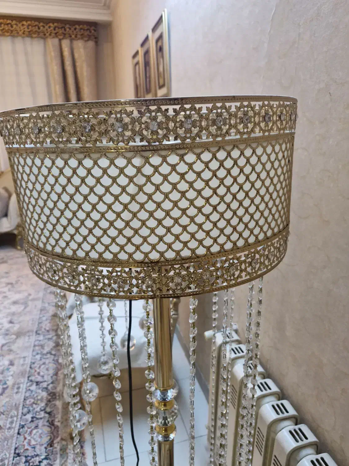 آباژور کنار سالنی شیک|چراغ خواب و آباژور|تهران, جوادیه|دیوار