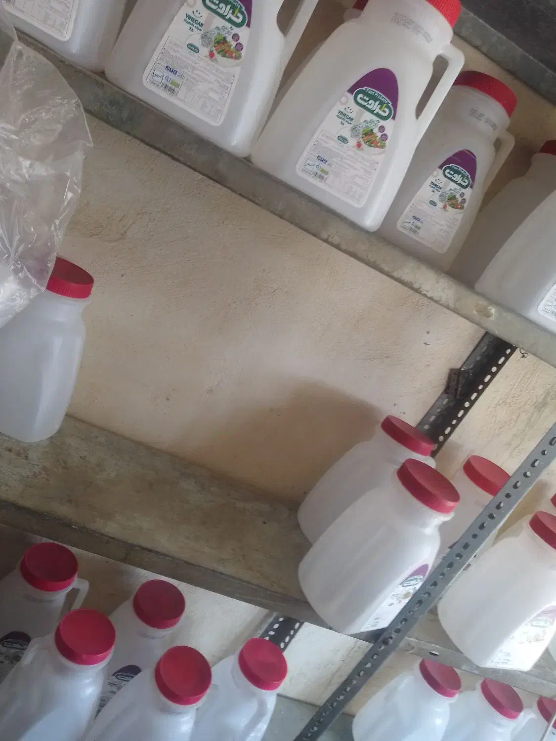 گالن|ظروف نگهدارنده، پلاستیکی، یک‌بارمصرف|چابهار, |دیوار