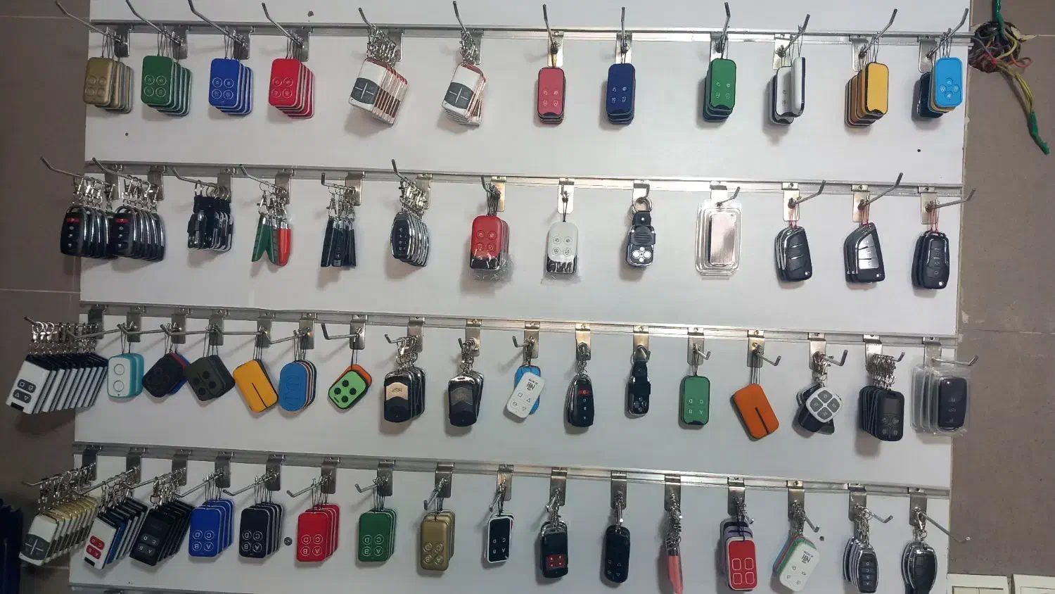 انواع دزدگیر ، جی پی اس خودرو و ریموت کنترل|قطعات یدکی و لوازم جانبی|کرمانشاه, |دیوار