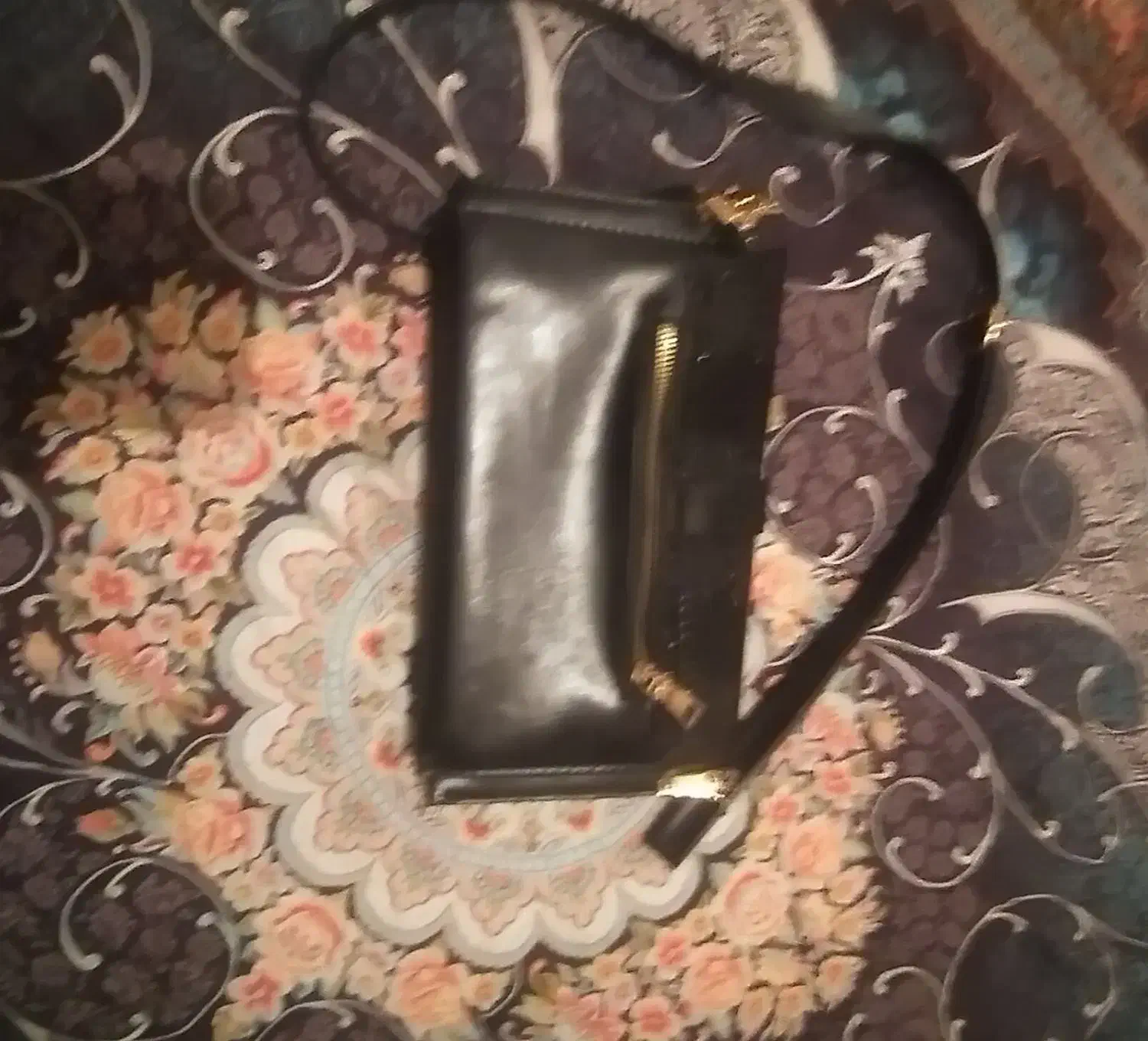 کیف نو|کیف، کفش، کمربند|فردیس, منظریه|دیوار