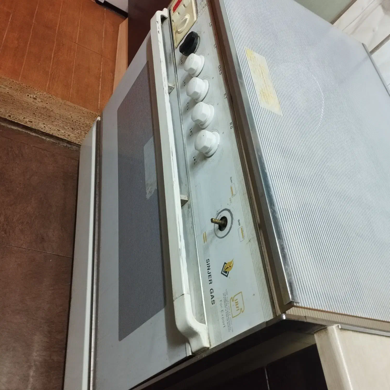 اجاق گاز سینخر سفید|اجاق گاز و لوازم برقی پختوپز|شیراز, معالیآباد|دیوار