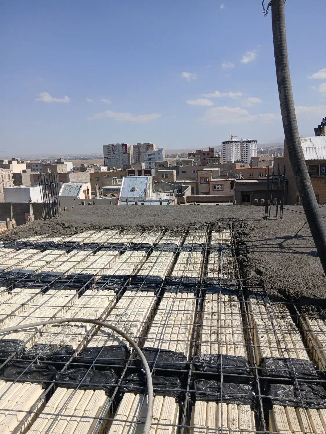 آرماتور بندی و قالب بندی بتن کار و بتن ریزی|خدمات پیشه و مهارت|تبریز, |دیوار