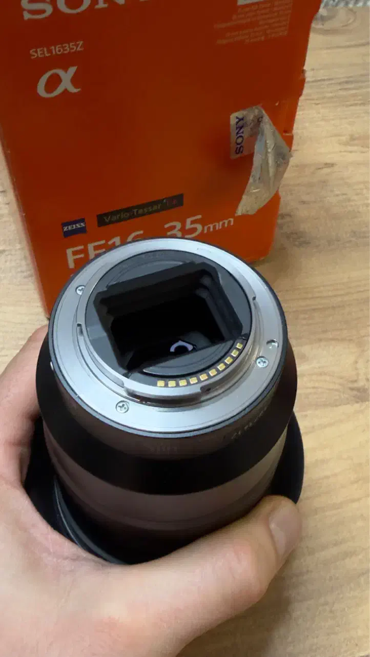 لنز سونی زایس ۳۵-۱۶ f۴|دوربین عکاسی و فیلم‌برداری|اصفهان, چرخاب|دیوار