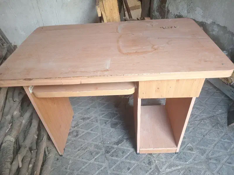 میز|میز تحریر و کامپیوتر|اوز, |دیوار