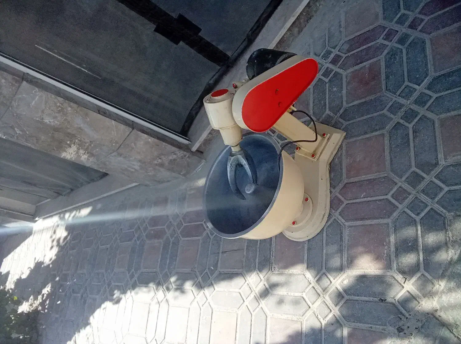 خمیرکن.سبزی‌خرد‌کن|خردکن، آسیاب، غذاساز|اصفهان, قهجاورستان|دیوار