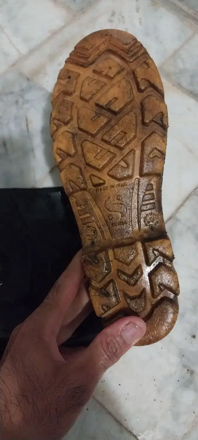 چکمه کار|کیف، کفش، کمربند|خوسف, |دیوار