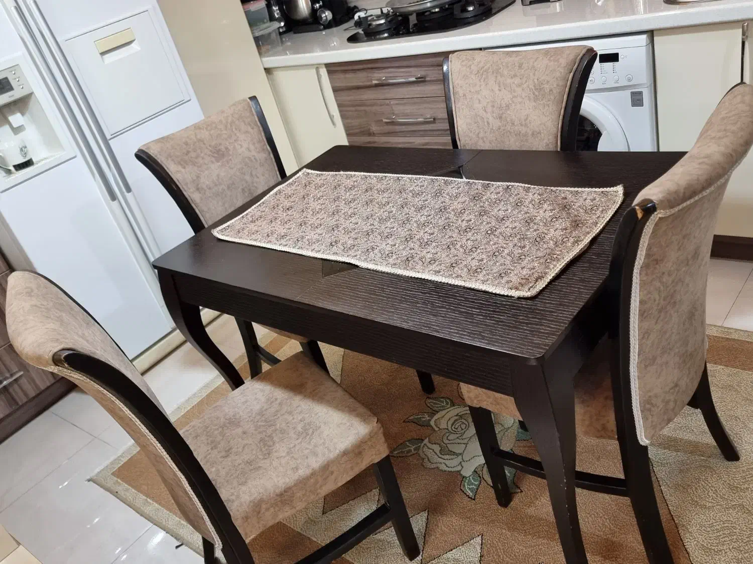 ناهار خوری چهار نفره|میز و صندلی غذاخوری|بابل, |دیوار