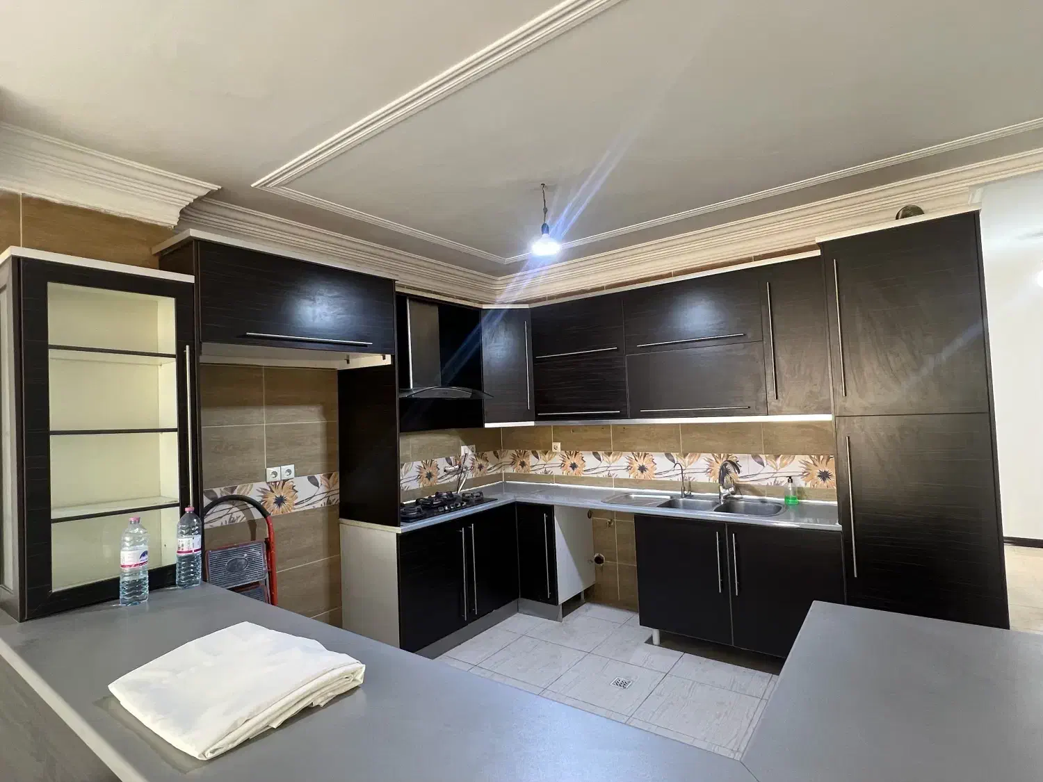 کابینت دست دوم|کتابخانه، شلف، قفسه‌های دیواری|بوشهر, |دیوار