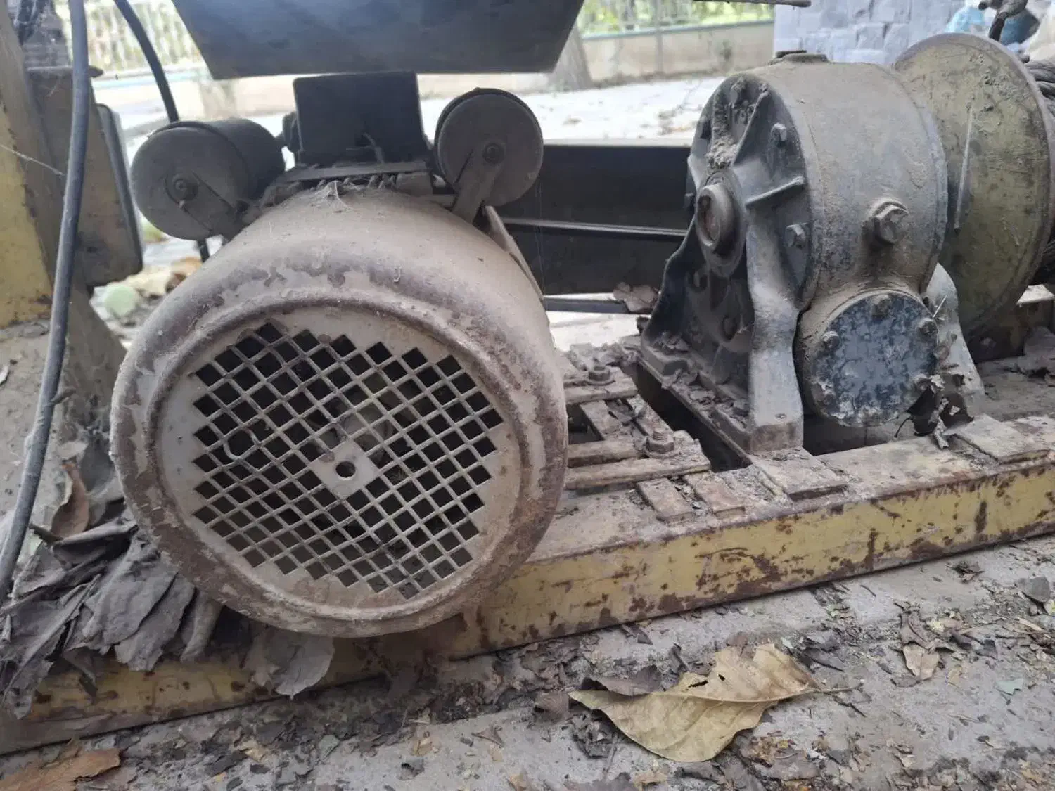 بالابر درجه یک و چند سالی خواب بوده پرقدرت|ماشینآلات صنعتی|همدان, |دیوار