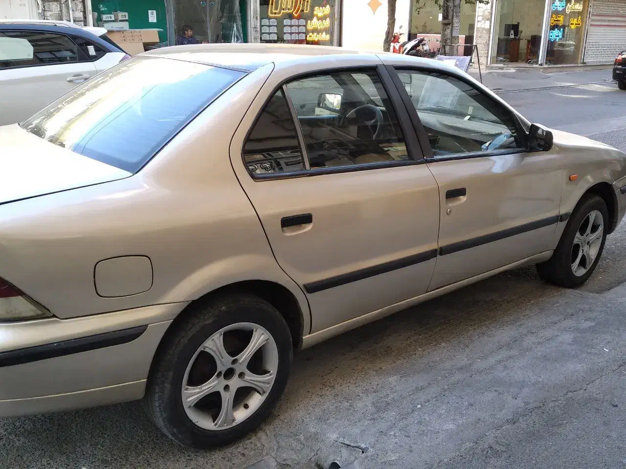 سمند بدون تصادفی|خودرو سواری و وانت|اندیشه, اندیشه فاز ۱|دیوار