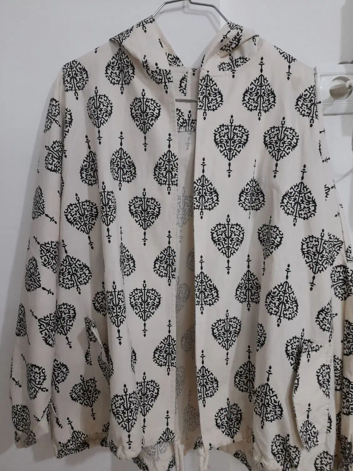 لباسهای دخترانه|لباس|شهریار, کهنز|دیوار