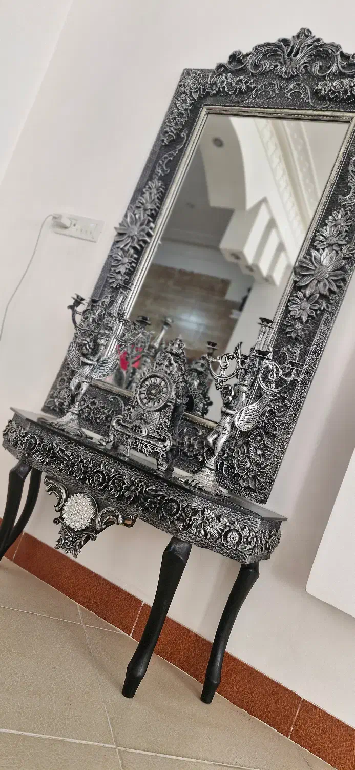 آیینه و شمعدان وساعت در حد نو|آینه|بردسیر, |دیوار