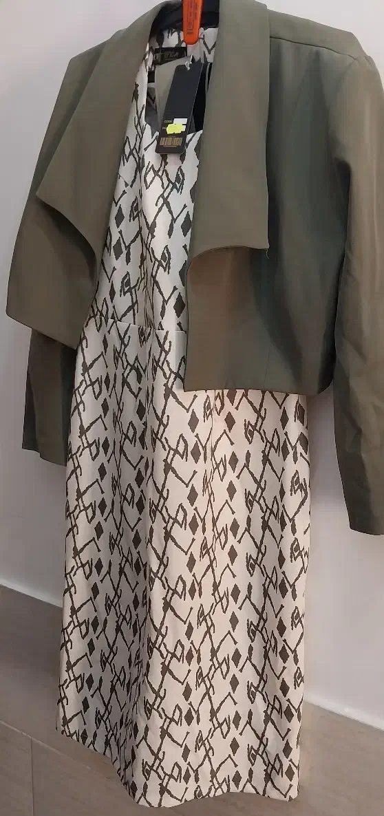 سه تیکه (کت سارافن همراه کمربند )|لباس|فرخ‌شهر, |دیوار