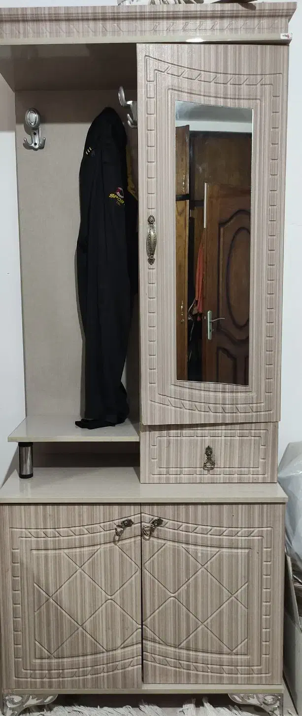 دلاور جاکفشی|جاکفشی، کمد، دراور|بجنورد, |دیوار