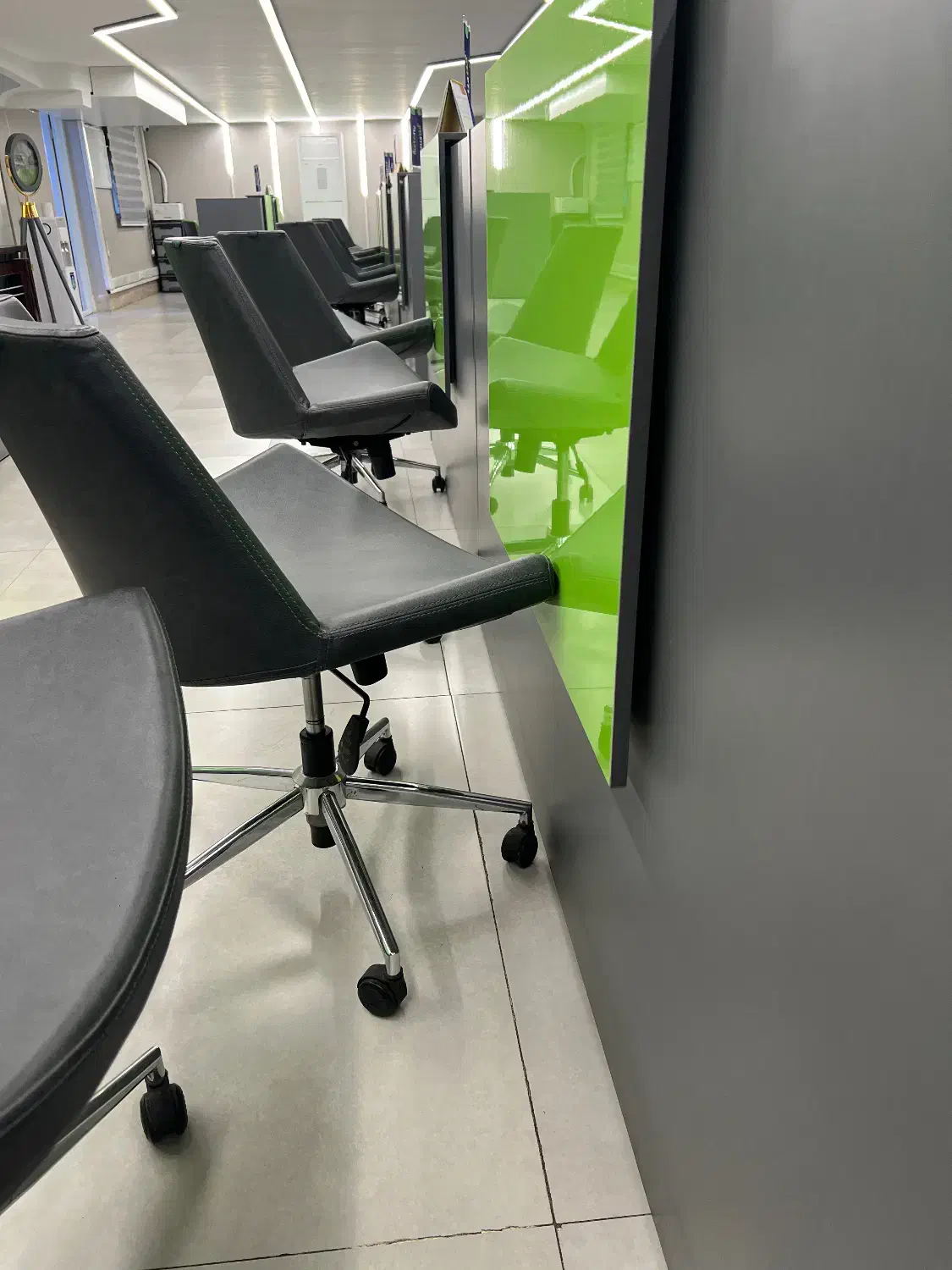 میز و صندلی اداری (درحدنو)به قیمت|مبلمان اداری|تهران, عباسآباد|دیوار