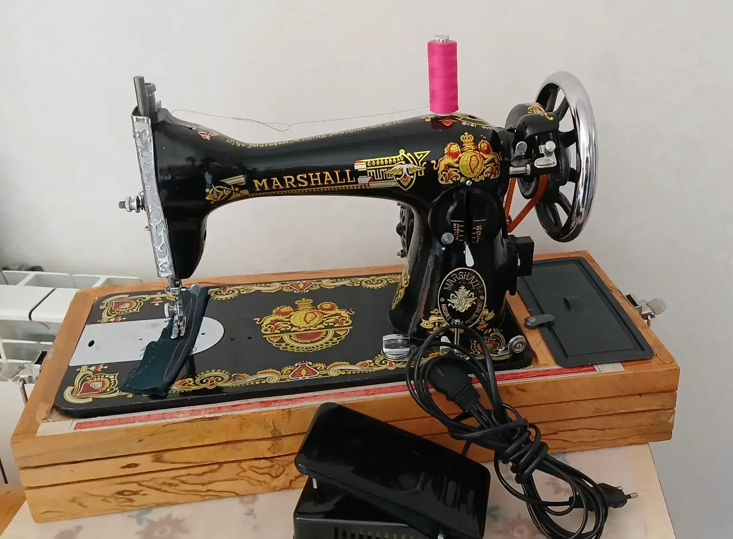 چرخ خیاطی برقی در حد نو|چرخ خیاطی و ریسندگی|داران, |دیوار