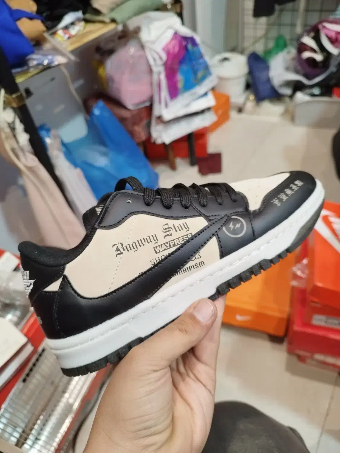 کتونی نایک جردن تراویس|کیف، کفش، کمربند|کرج, باغستان|دیوار