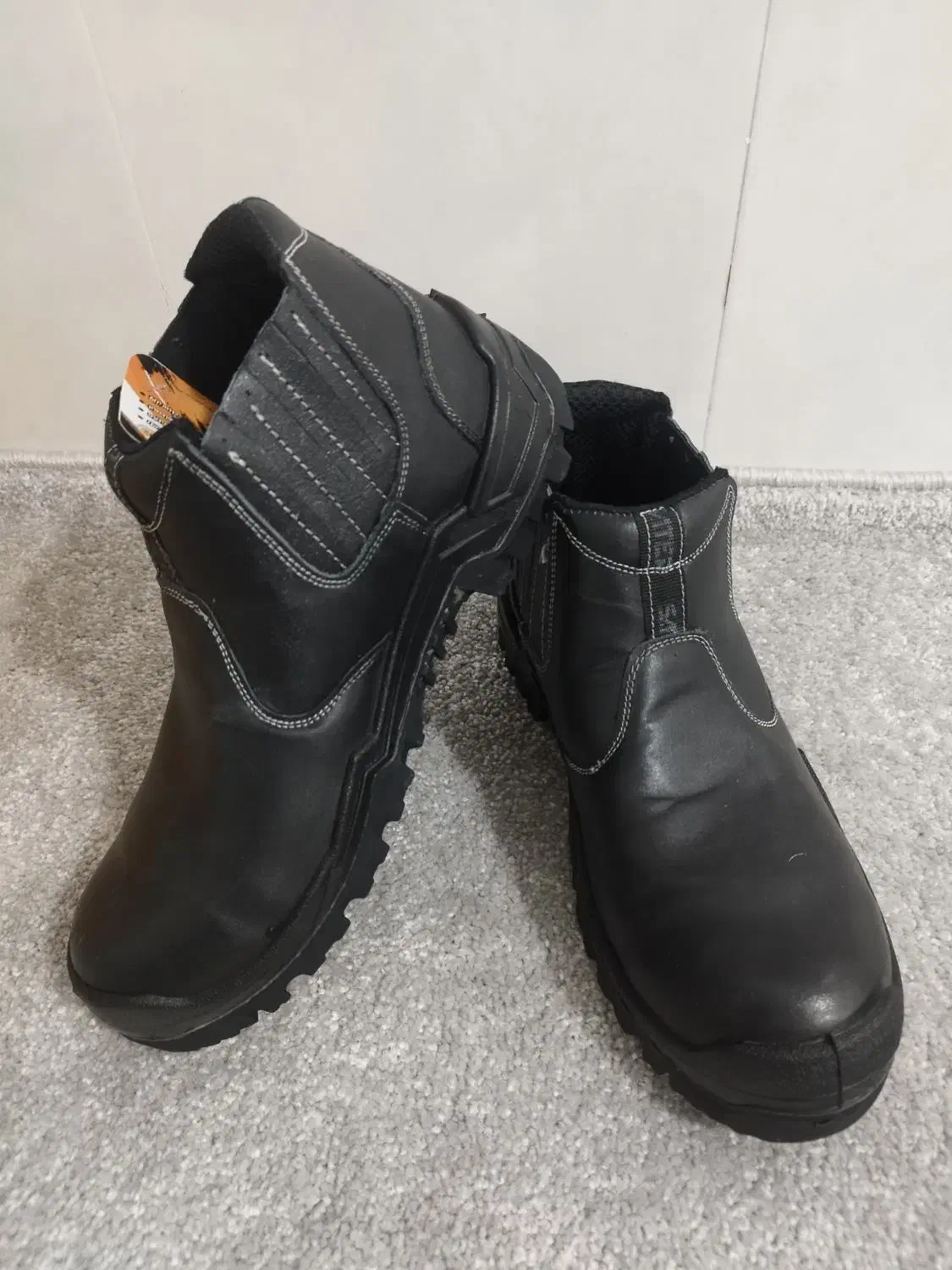 پای خود را در امنیت و گرما نگه دارید|کیف، کفش، کمربند|لامرد, |دیوار