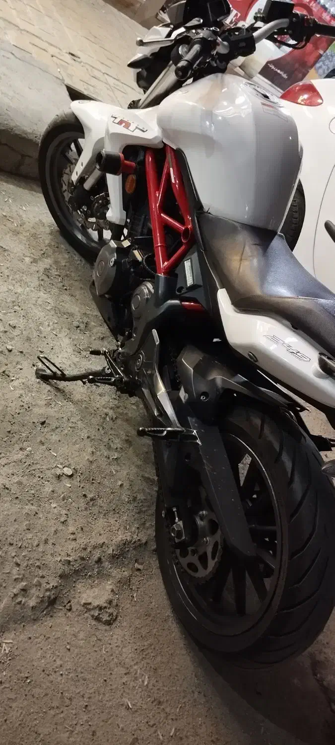 بنلی 300 وارداتی مدل ۹۶|موتورسیکلت|نسیمشهر, |دیوار