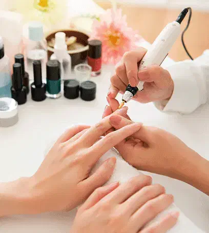 مدل برای کاشت ناخن|خدمات آرایشگری و زیبایی|قم, ولیعصر|دیوار