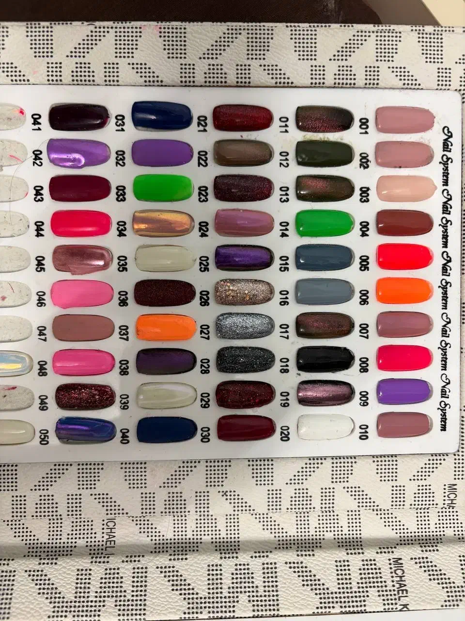 وسایل کاشت ناخن در حد نو|آرایشی، بهداشتی، درمانی|خمینیشهر, |دیوار