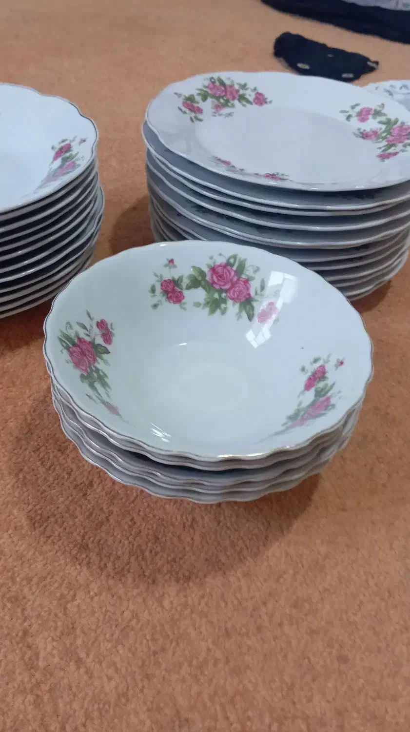 مقداری ظروف بفروش میرسد|ظروف سرو و پذیرایی|جوانرود, |دیوار