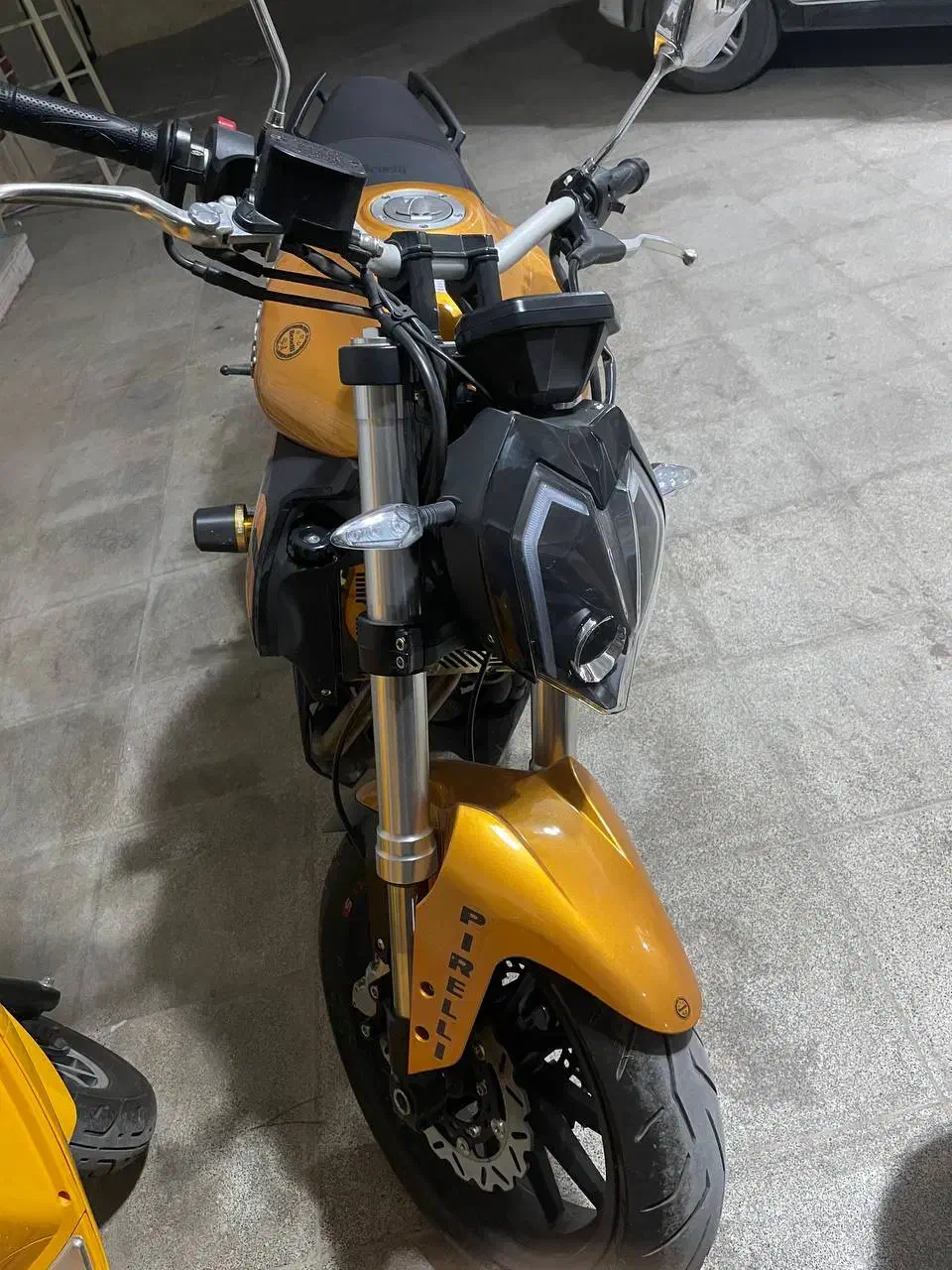 بنلی 250 طلایی کمتر از 1000 کیلومتر|موتورسیکلت|خرمآباد, |دیوار