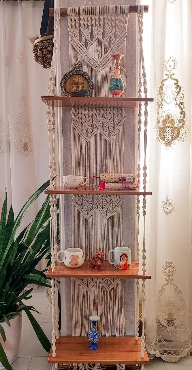 شلف ۴ طبقه مکرومه چوبی|کتابخانه، شلف، قفسه‌های دیواری|قم, زنبیل آباد|دیوار