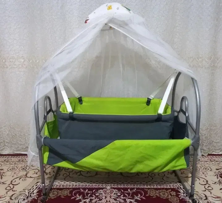 گهواره سالم و تمیز|تخت و صندلی بچه|شاهین‌شهر, شهرک میلاد|دیوار