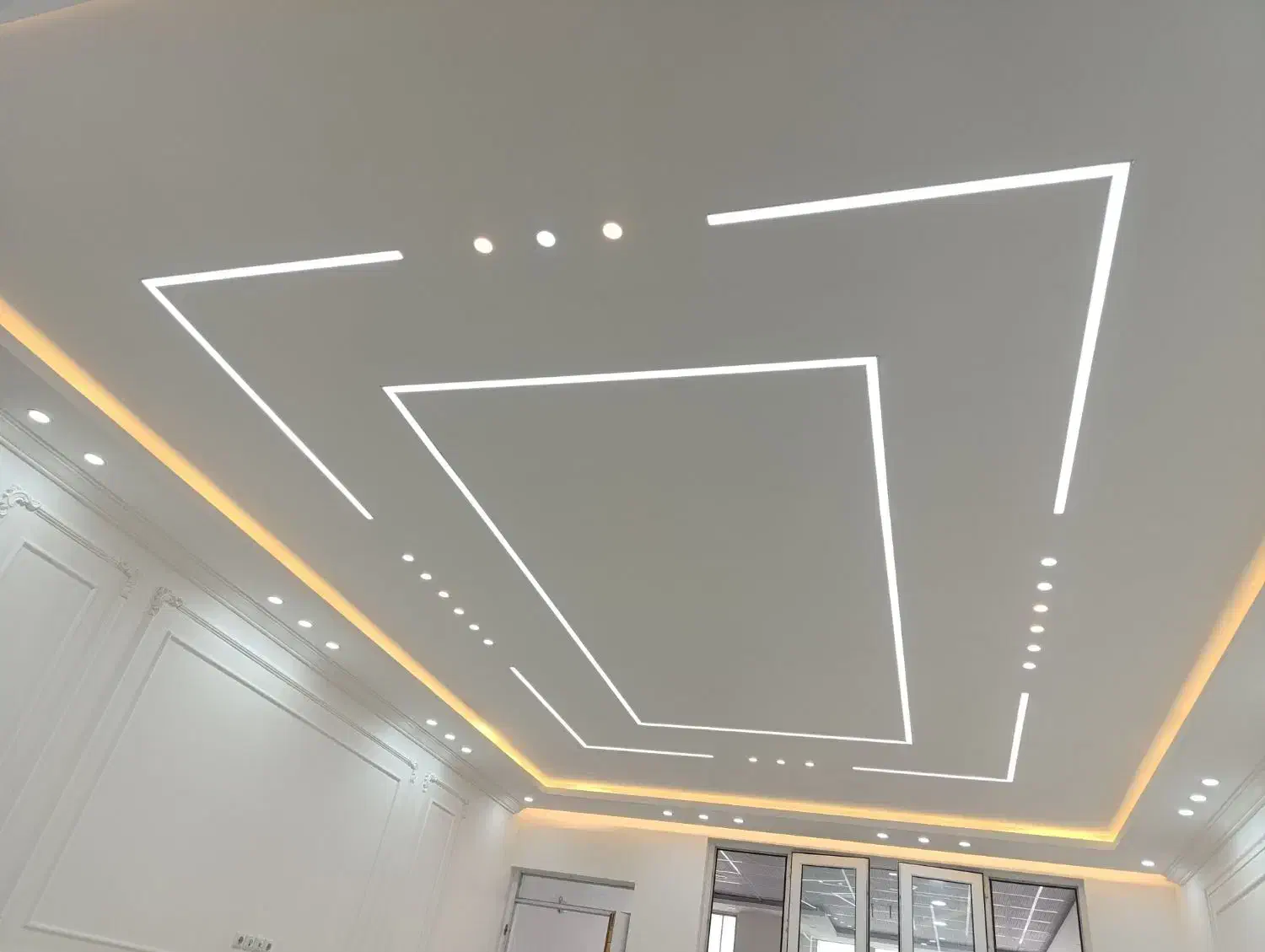 به یک شاگرد جهت برق کاری نیاز مندیم|استخدام صنعتی، فنی، مهندسی|پیرانشهر, |دیوار