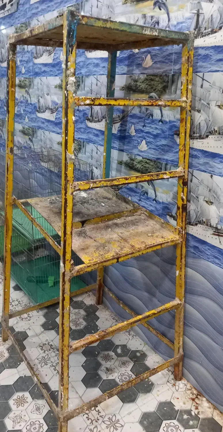 چهارپایه آهنی|صندلی و نیمکت|خرمشهر, |دیوار