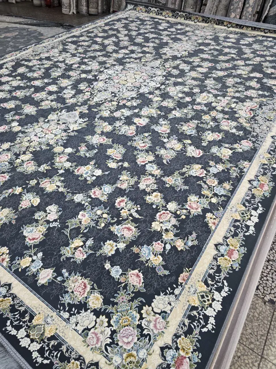 فرش ۱۲متری نو با تخفیفات یلدایی در فرش میثم|فرش|مریوان, |دیوار