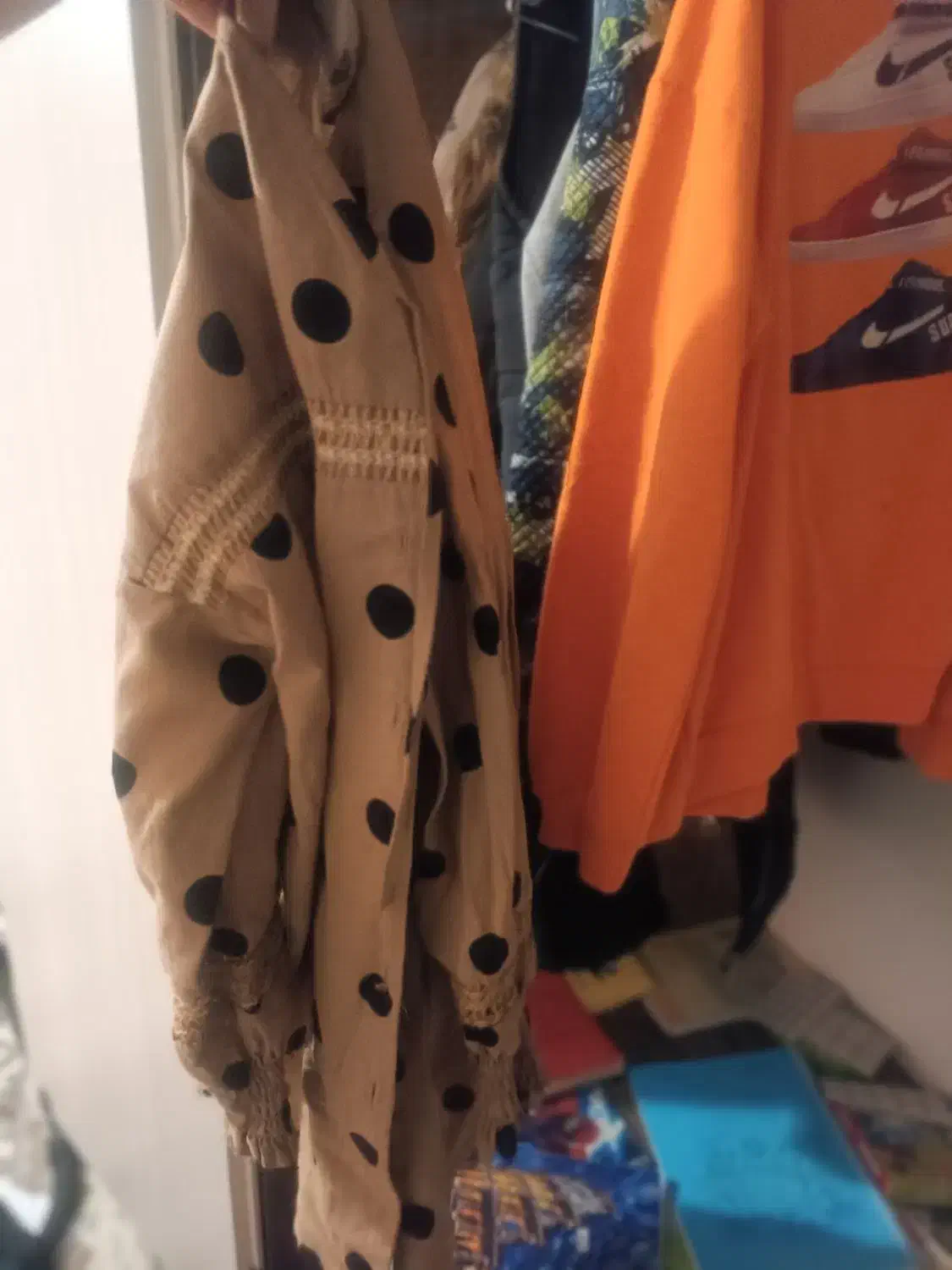 بارانی در حد نو|لباس|شیراز, شهرک گلدشت حافظ‎|دیوار