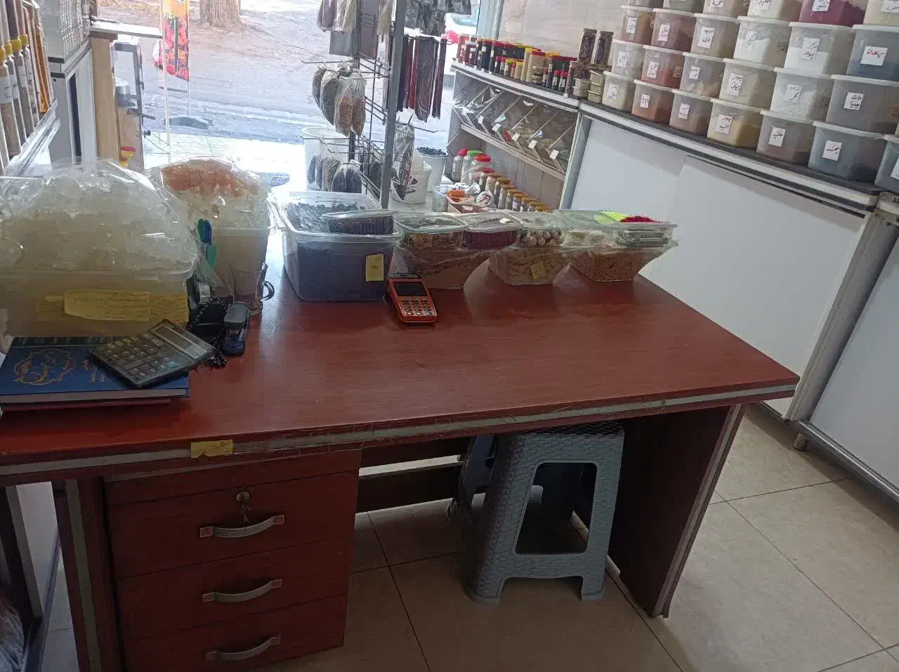 میز وصندلی اداری سالم باکشو|دفتر کار|کرج, شاهینویلا|دیوار