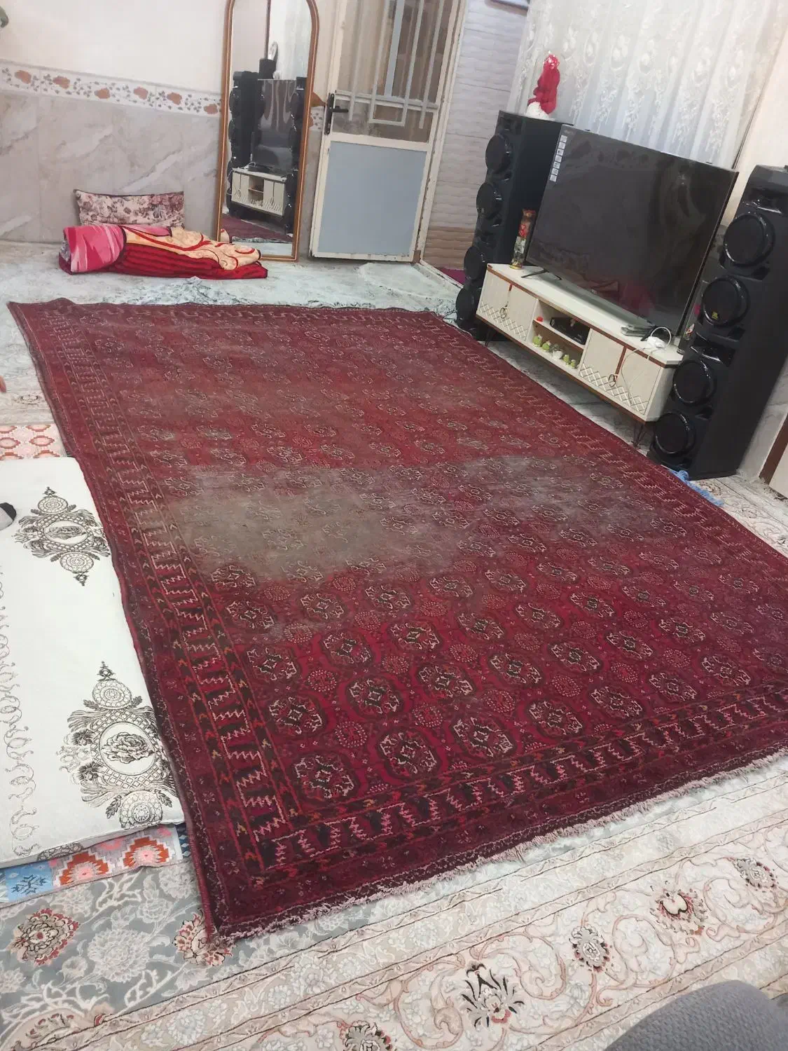 سلام فرش دست  بافت فقط پا خورده شده قدیمی|فرش|مشهد, شهرک شهید باهنر|دیوار