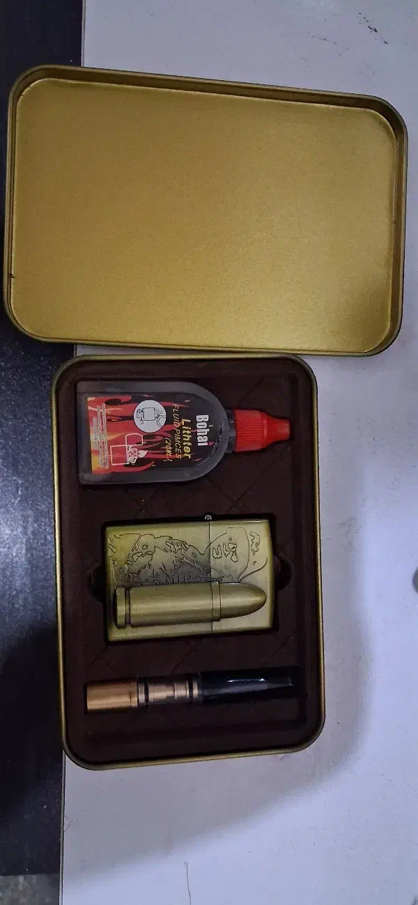 فندک بنزینی|کلکسیون اشیاء عتیقه|اردبیل, |دیوار