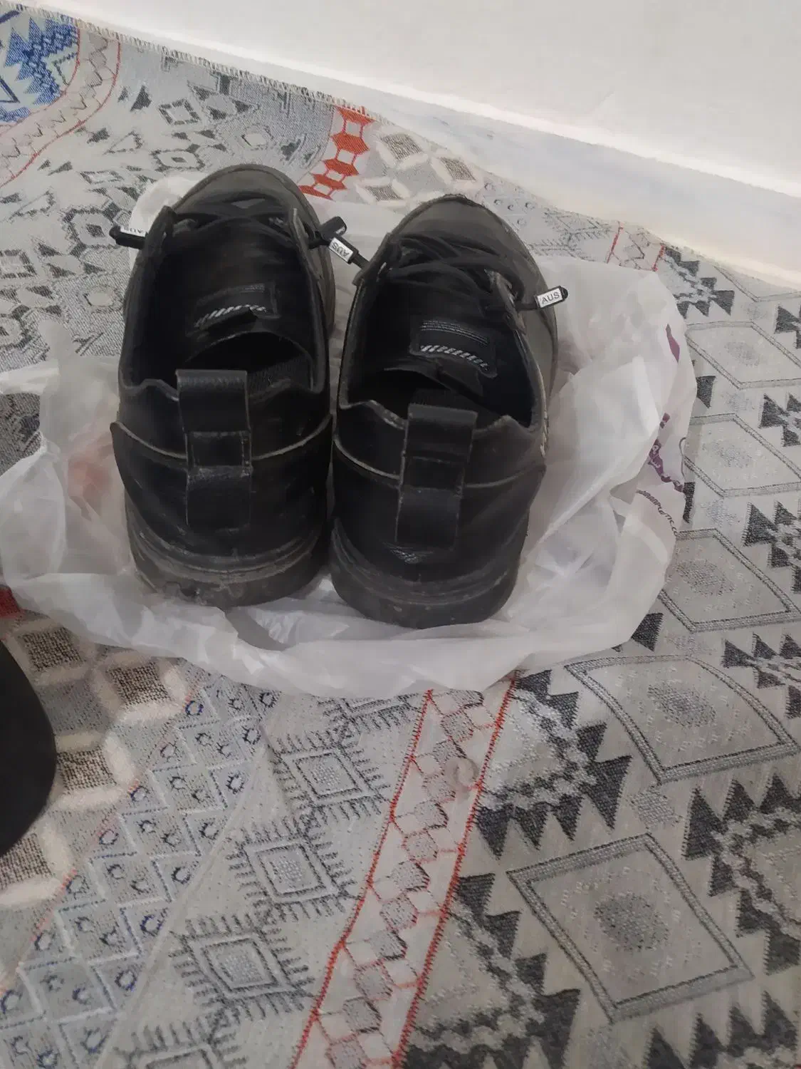 کیف وکفش|کیف، کفش، کمربند|ایوان, |دیوار