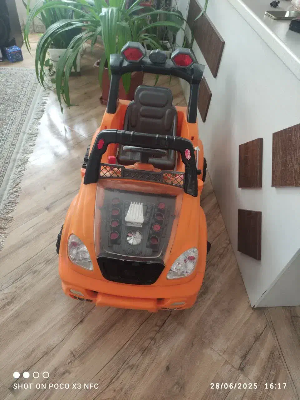 ماشین شارژی|اسباب‌بازی بچه|اراک, |دیوار