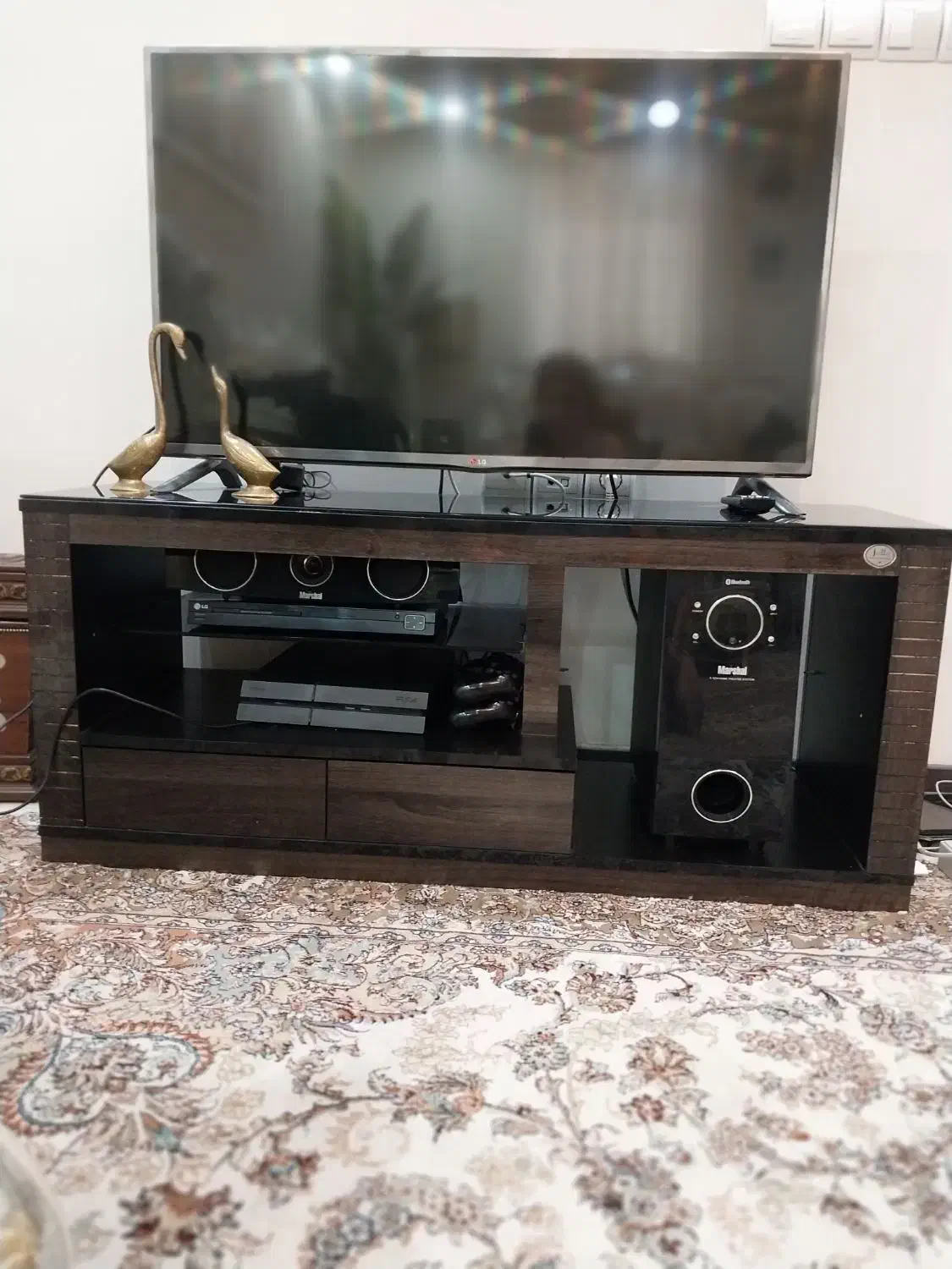 میز تی وی ترک|میز تلویزیون|ری, دیلمان|دیوار