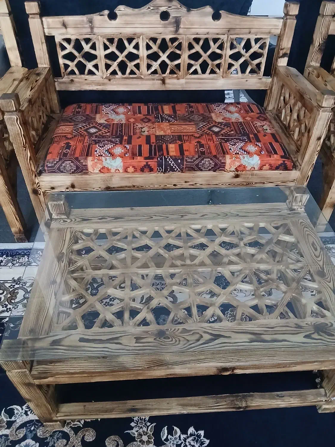 مبل سنتی ۴ نفره گره ای|مبلمان خانگی و میز عسلی|ملایر, |دیوار