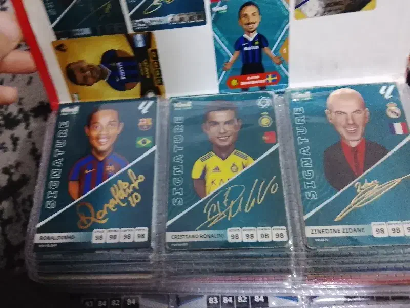 کیمدی|اسباب‌‌بازی|تربت جام, حافظ|دیوار