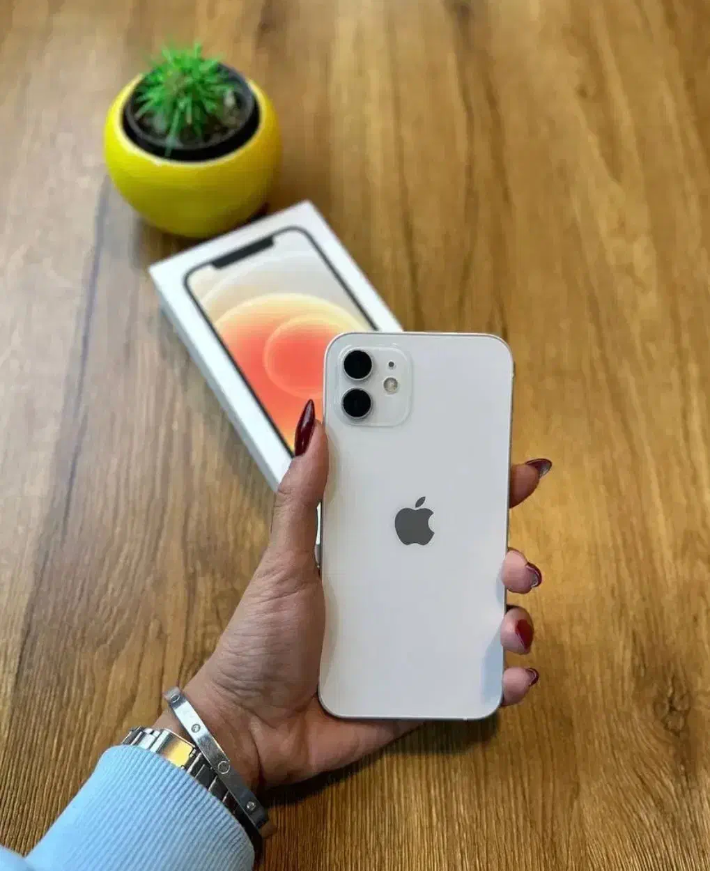 ایفون ۱۲ نرمال رنگ سفید تمیز بدون خط و خش|موبایل|اردبیل, |دیوار