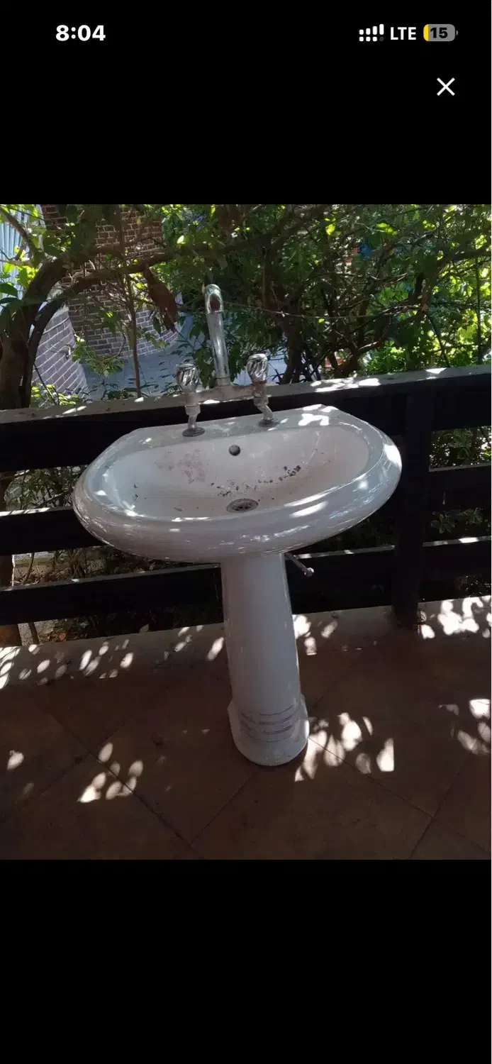 روشویی با پایه و شیرالات|لوازم سرویس بهداشتی|نوشهر, |دیوار